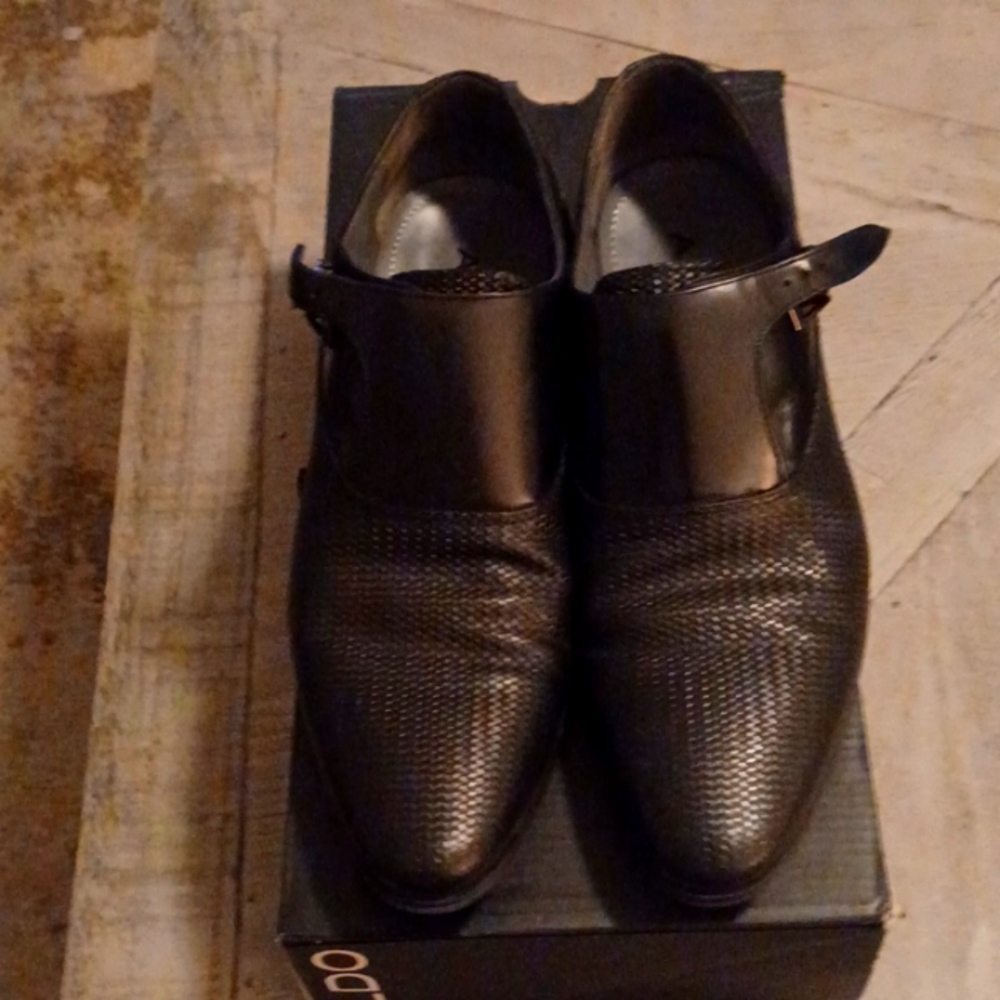 Mens dress shoes